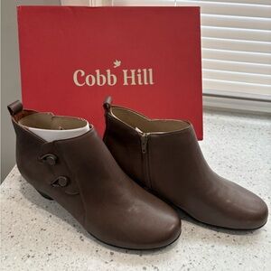 NWT and Box- Cobb Hill Larsa Bootie in Medium Gray- woman’s 8 wide